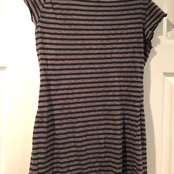 Striped top🥑🥑🥑 - Picture 2 of 2